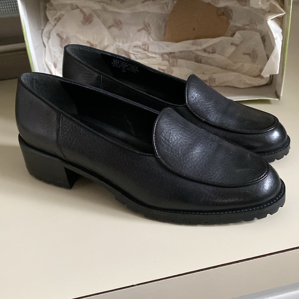 Bandolino Navy Lux Calf Shoes - Picture 4 of 9